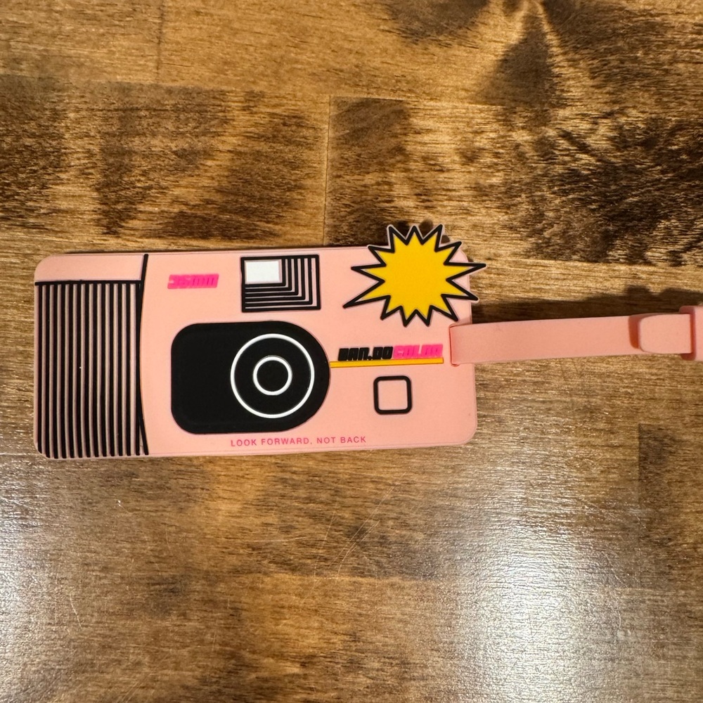 ban.do luggage tag